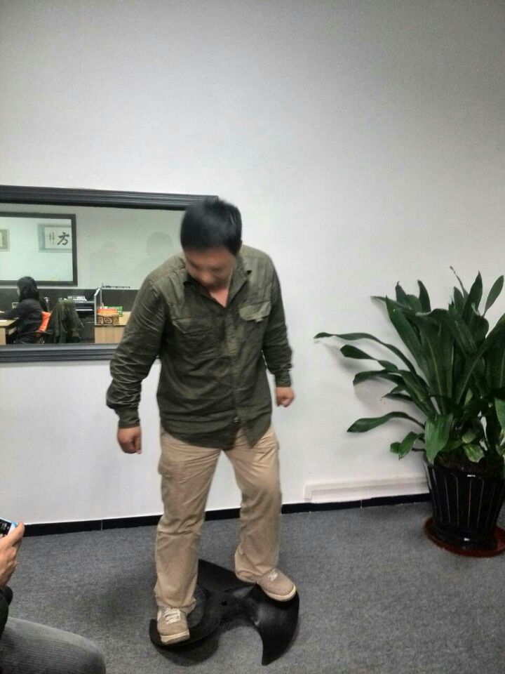 潤東方環(huán)保空調(diào)風葉抗壓測試